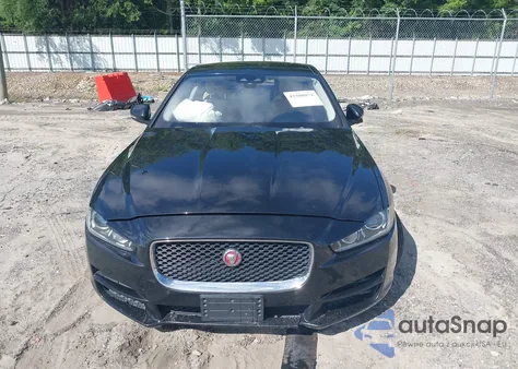 2017 Jaguar Xe Premium z USA, uszkodzony, nr VIN SAJAD4BG2HA968201